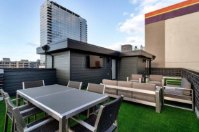 2 Newly Built Luxury Condos with Private Roofdeck